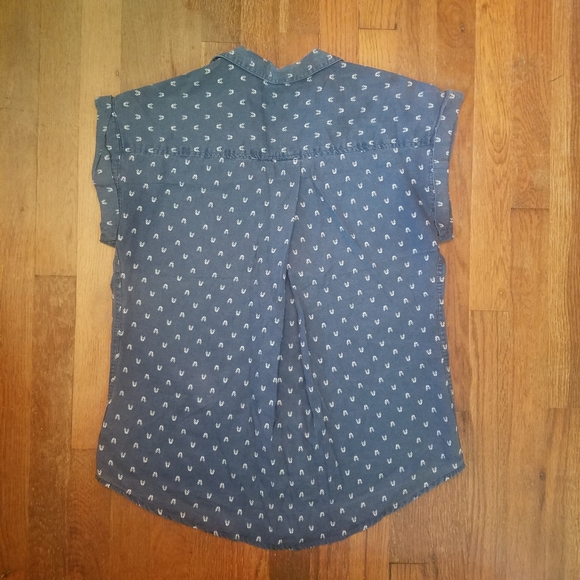 Womens Sz Small Button Down Shirt Sleeveless Nautical Costal Classic Beach - Picture 6 of 9